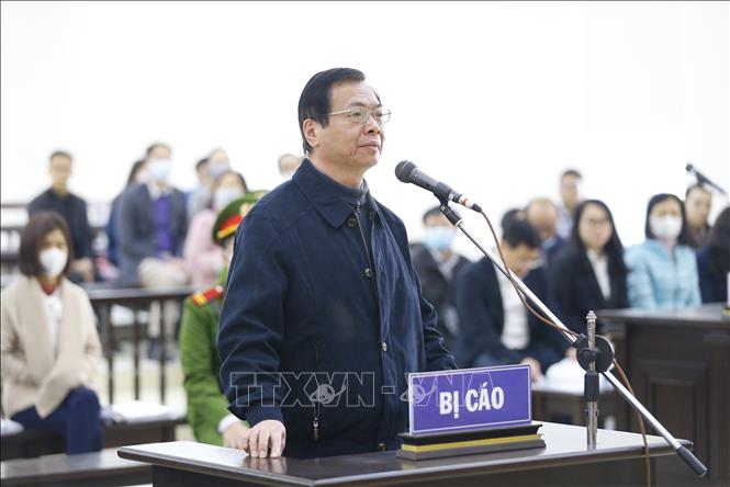 Trong ảnh: Bị cáo Vũ Huy Hoàng (67 tuổi, cựu Bộ trưởng Bộ Công Thương) khai báo tại phiên tòa. Ảnh: Doãn Tấn - TTXVN